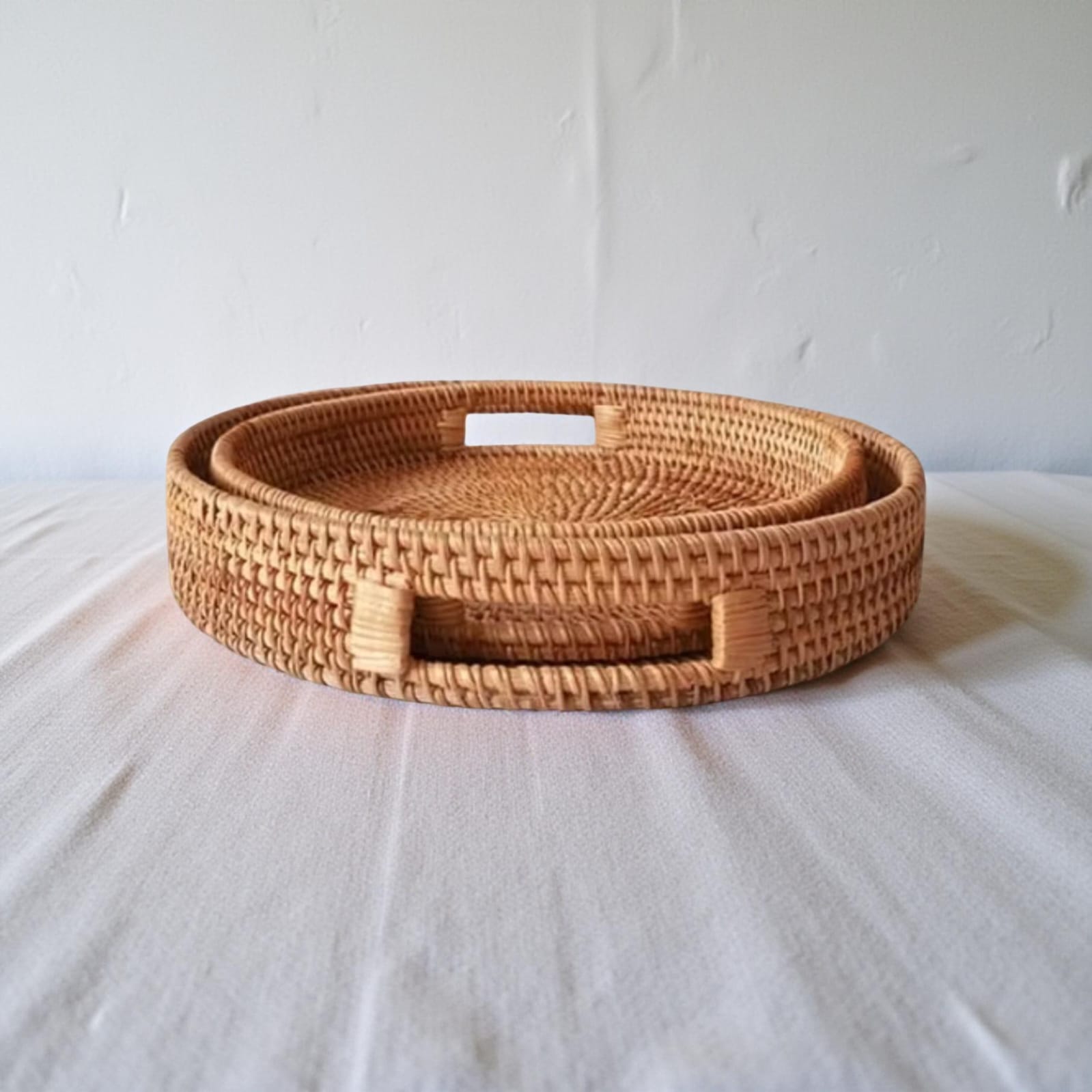 "Merpati" Woven Tray Round